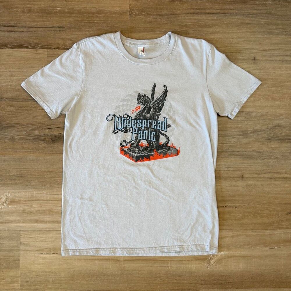 Widespread Panic Men’s Fire Breathing Griffin Off White Color Tee Shirt Sz M Alt